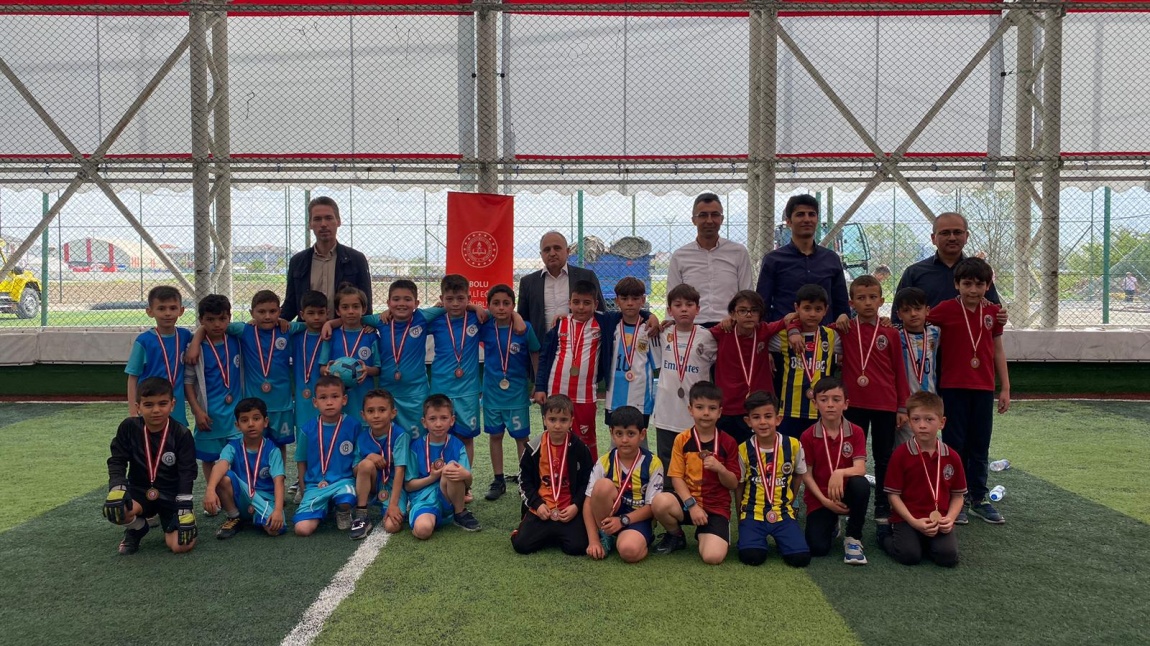 Okulumuz 23 Nisan Minikler Futbol Şenliğine Katıldı